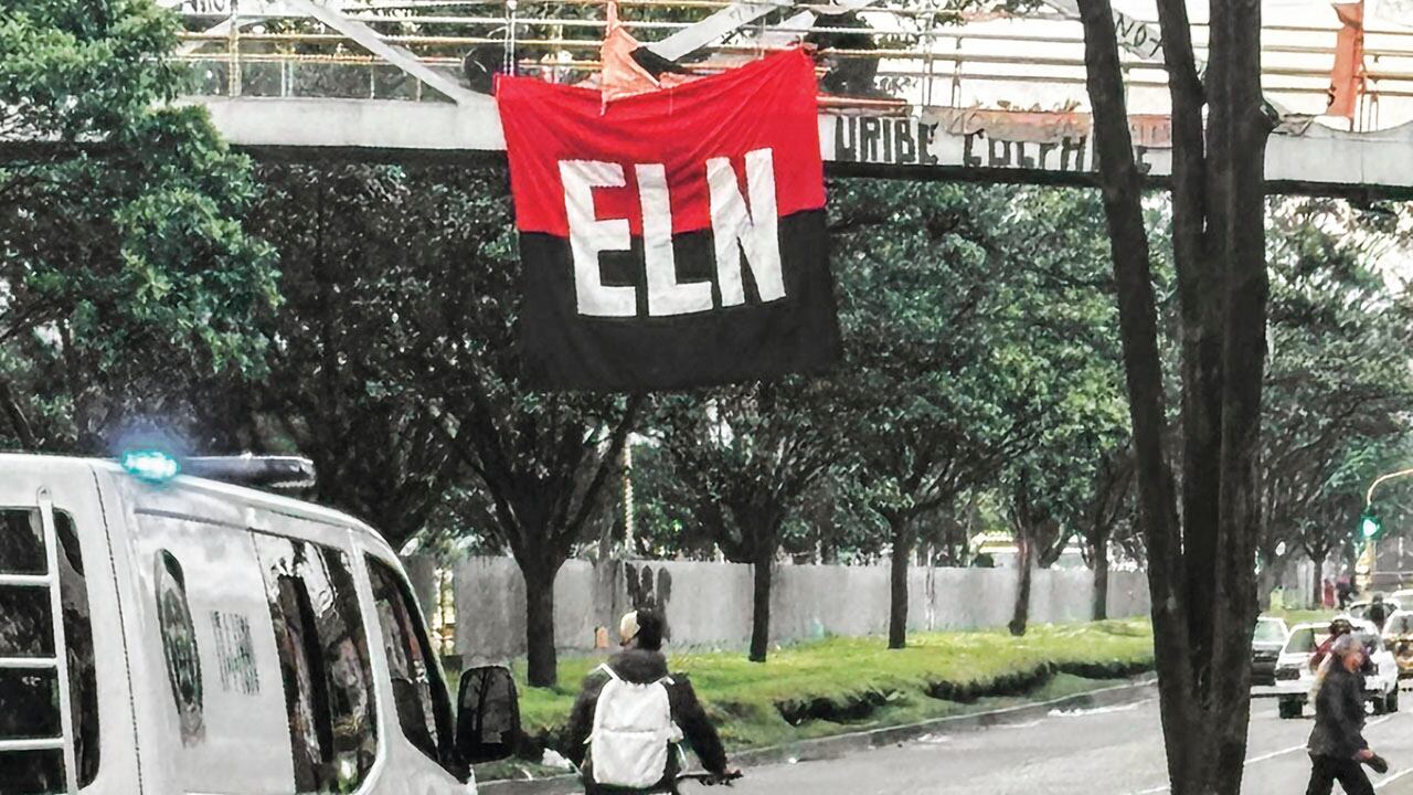  Usme, San Cristóbal y Ciudad Bolívar son algunas de las localidades donde han aparecido banderas y pancartas alusivas al grupo armado ilegal. 