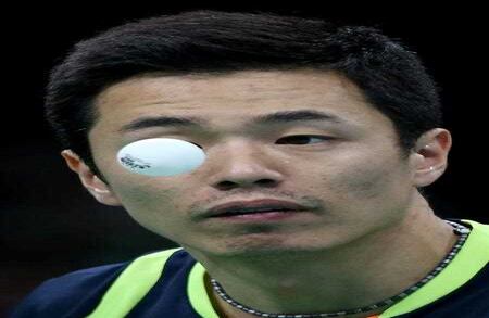 La captura fotográfica del juego entre el surcoreano Saehyuk Joo y el alemán Dimitrij Ovtcharov compitiendo por una medalla de oro en Tenis de mesa, en los Juegos Olímpicos de Río de Janeiro.