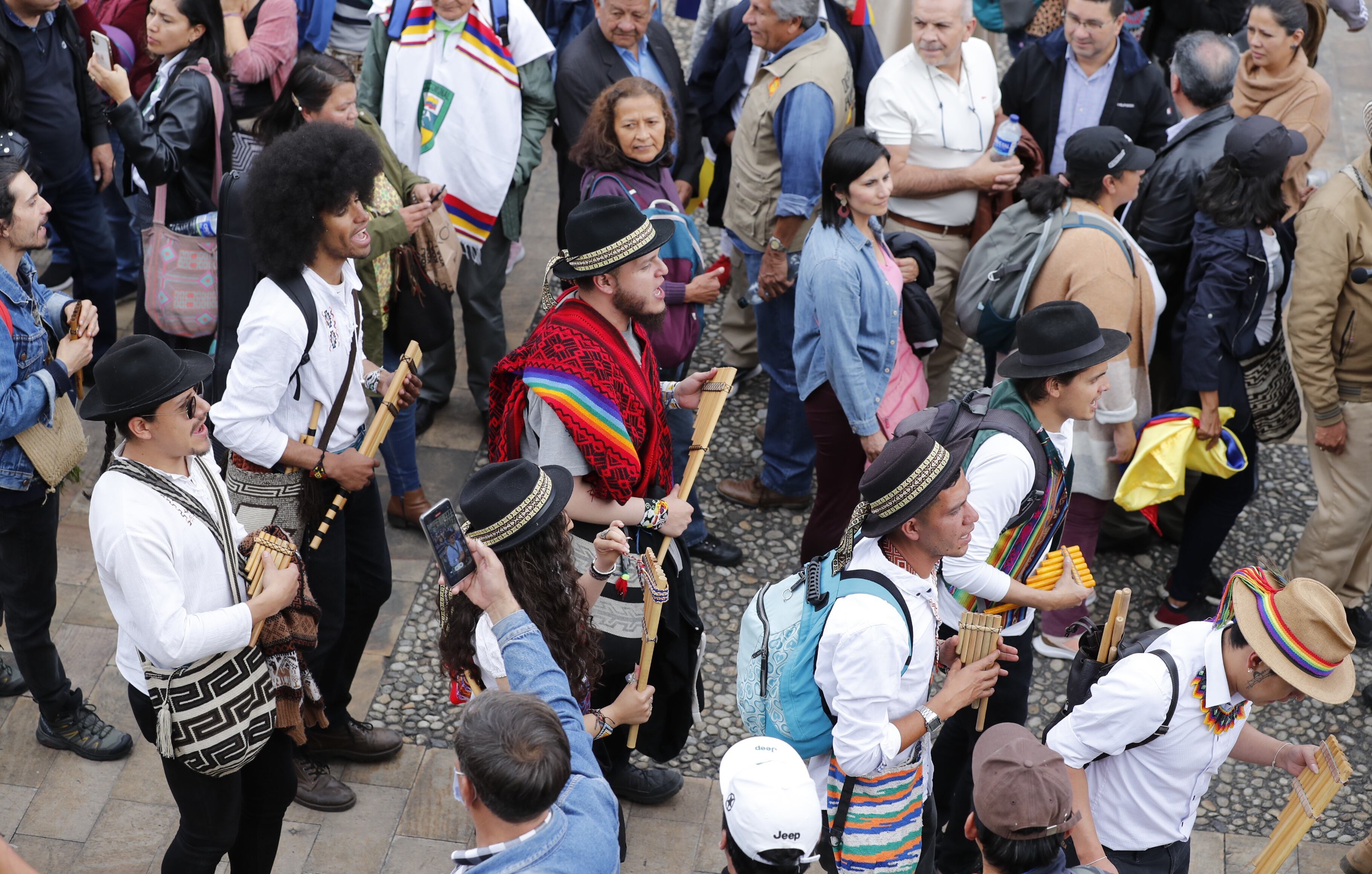 Presidente Gustavo Petro en el balcón de la Casa de Nariño