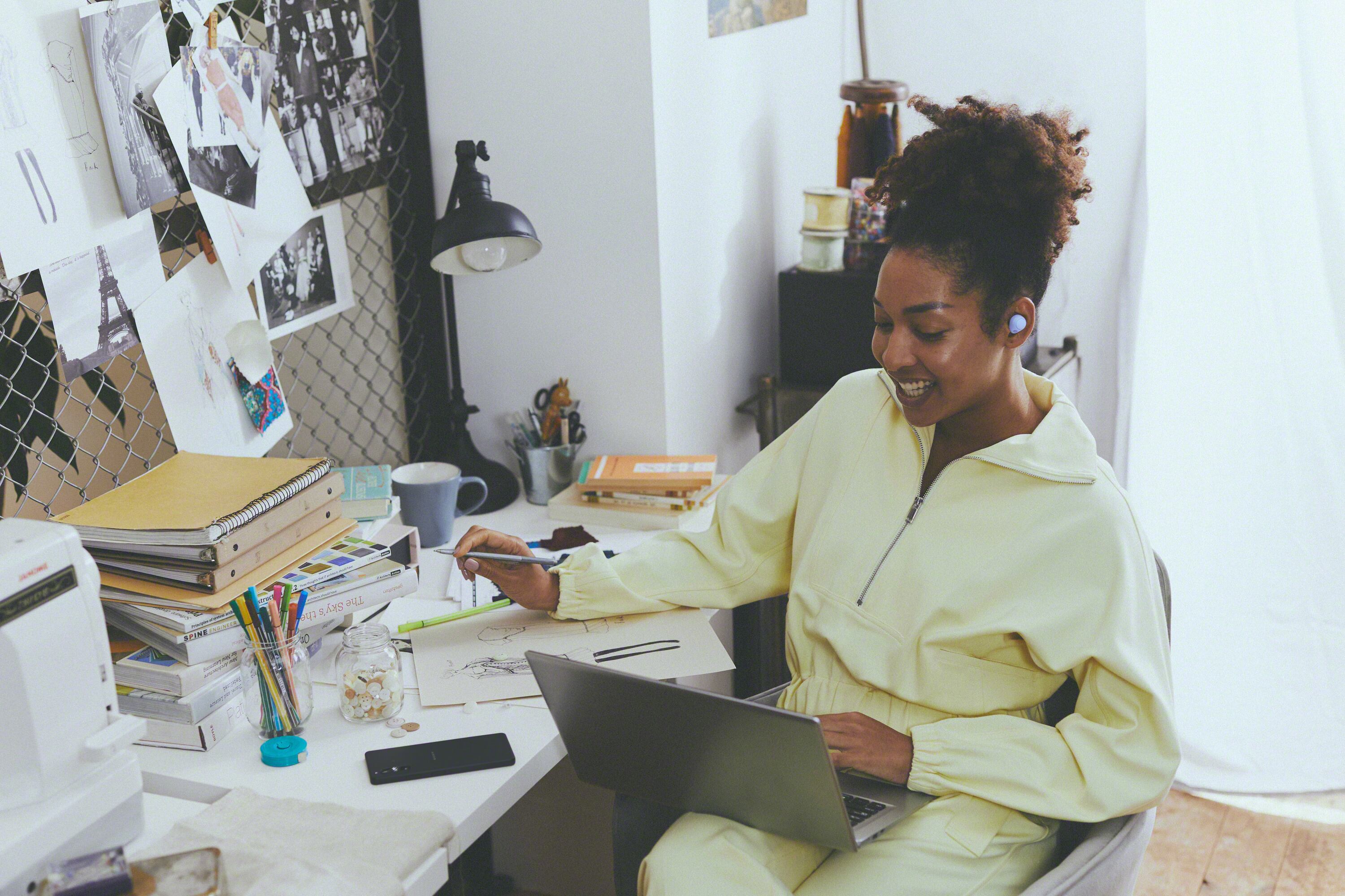 Los auriculares inalámbricos ahora ofrecen más de 5 horas de uso con una sola carga.