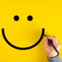 La felicidad es una emoción positiva.