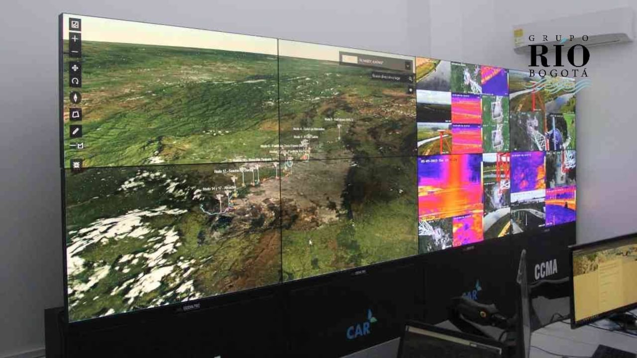 Las 24 horas del días, 100 kilómetros del río Bogotá, son vigilados por 14 cámaras de alta tecnología. Foto: Nicolás Acevedo.