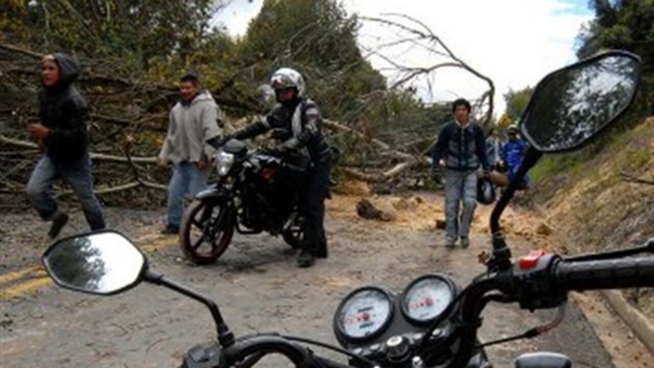 Los bloqueos campesinos se mantienen en una decena de regiones de Colombia.