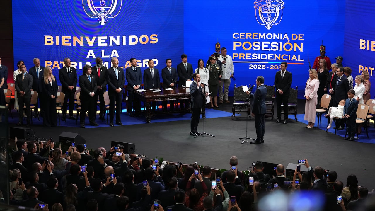 Posesión presidencial de Abelardo De La Espriella y el presidente del Congreso, Honorio Henríquez.