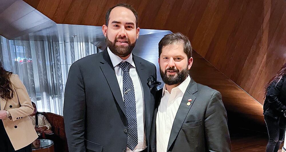 También se encontró con el presidente de Chile Gabriel Boric, lo que evidencia sus reuniones de alto nivel a pesar de no tener ningún cargo en el Estado o funciones dentro del Pacto Histórico.