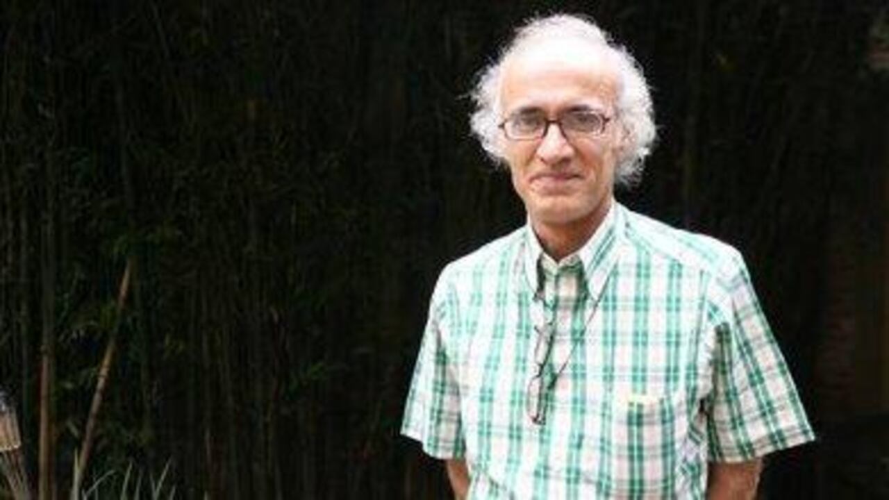 El escritor mexicano Francisco Hinojosa ha escrito relatos para niños y para adultos.