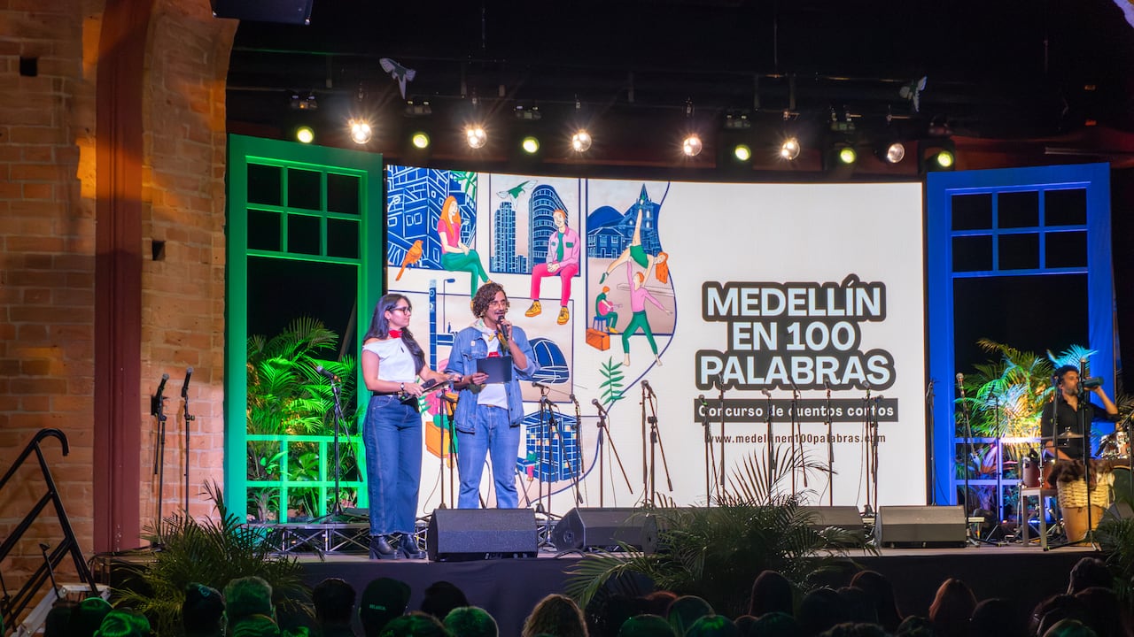 Premiación VIII edición concurso de cuento Medellín en 100 palabras.