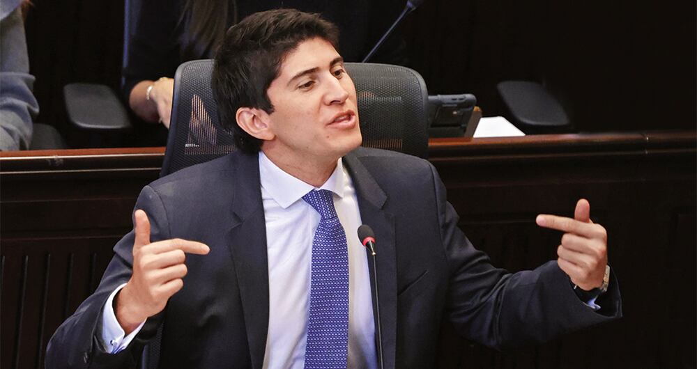    El congresista Wadith Manzur es investigado por no darle el trámite adecuado al proceso contra el presidente Gustavo Petro en la Comisión de Acusación, que él dirige. 