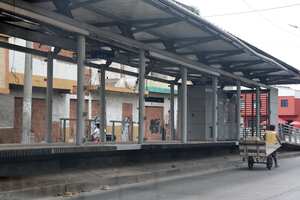 Estaciones del MIO desvalijadas y en grave estado.