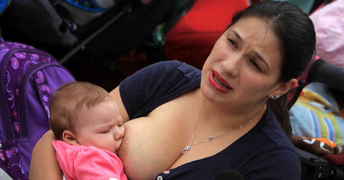 La importancia de la leche materna y su superioridad frente a otros alimentos para la correcta nutrición de los recién nacidos y las siguientes etapas del bebé ha sido demostrada por numerosos estudios, según afirma el Comité de Lactancia. (Foto Álvaro Tavera / SEMANA)