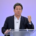 Francisco Santos, del uribista Centro Democrático, habla el martes 20 de octubre de 2015 durante el debate de los candidatos a la Alcaldía de Bogotá, con María Jimena Duzán y Rodrigo Pardo en Semana en Vivo por Cablenoticias y Semana.com. Foto: Carlos Julio Martínez / SEMANA