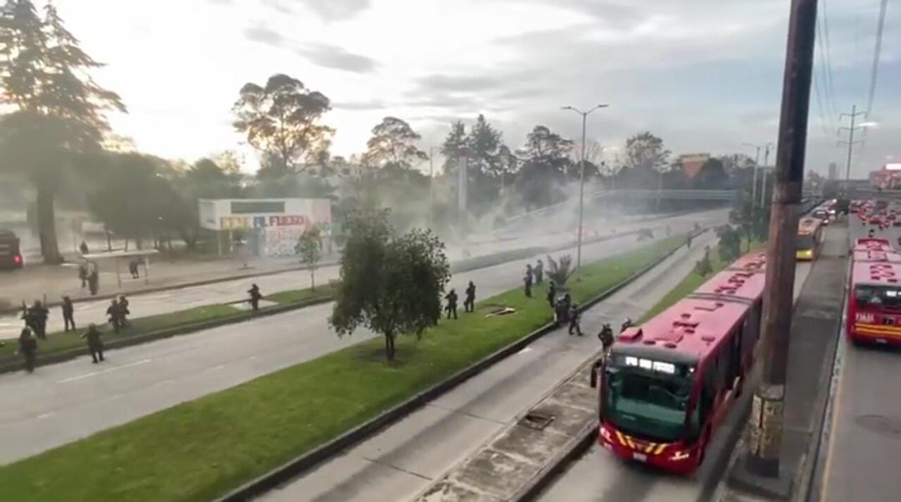La operación del Transmilenio se afectó.