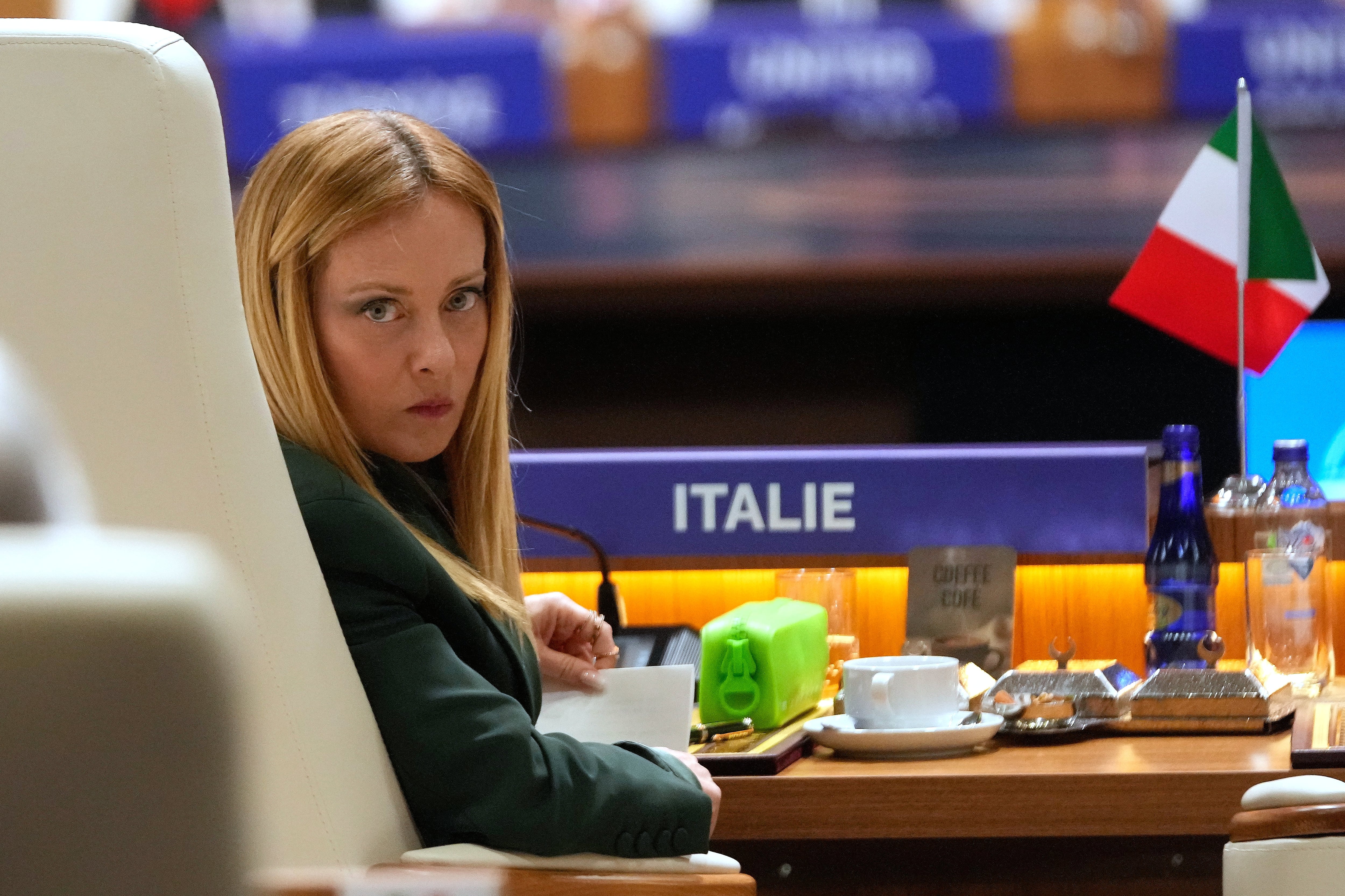 La primera ministra de Italia, Giorgia Meloni, durante una reunión de mesa redonda del Consejo del Atlántico Norte en la cumbre de la OTAN en Ankara, Turquía, el miércoles 8 de julio de 2026. (Foto AP/Hussein Malla)