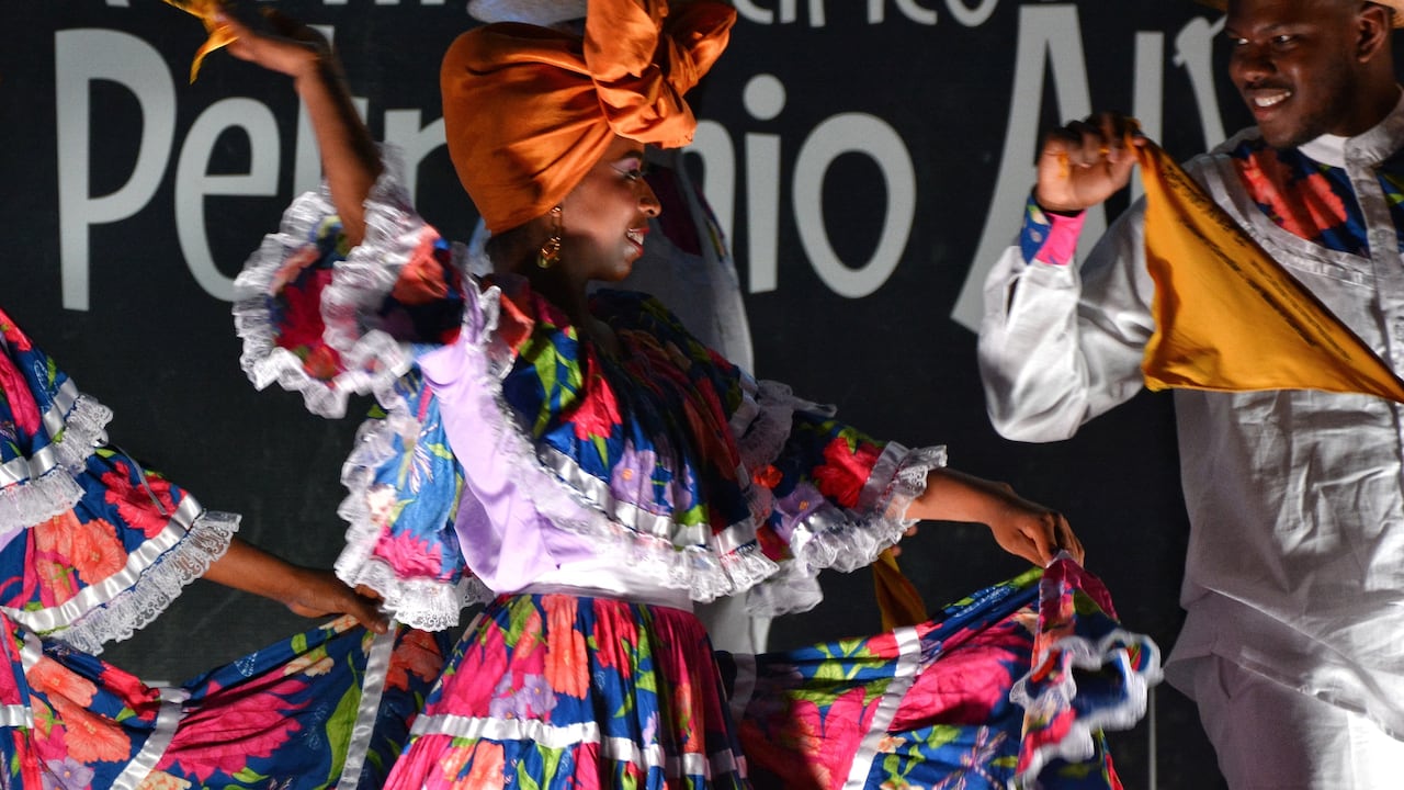 Al ritmo del currulaos, bunde, alabaos y otros sonidos, arrancó la edición XXVIII del Festival de Música del Pacífico Petronio Álvarez. Foto Jorge Orozco / El País