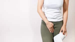 Levantar las piernas es una recomendación que podría ayudar contra la retención de líquidos.