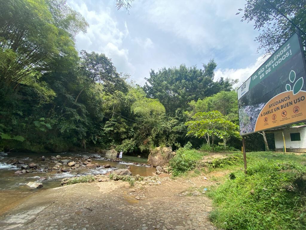 Debido al alto crecimiento poblacional del corregimiento de La Buitrera, jurisdicción del municipio de Cali,  la Corporación Regional Autónoma, CVC señaló que  es importante que la comunidad y los turistas que frecuentan el río Meléndez realicen una adecuada disposición de los residuos que generan