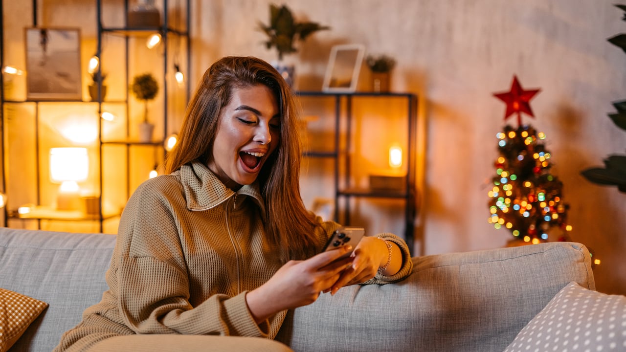 Las personas suelen recibir mensajes para estas fechas, pero, debido a la alta demanda, en muchas ocasiones, no llegan.