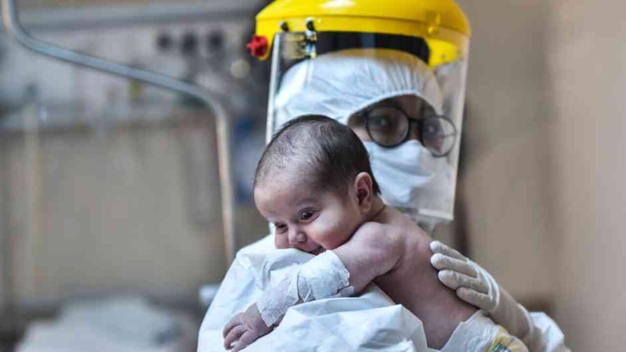 Coronavirus: leche materna no transmite la covid-19 a los recién nacidos