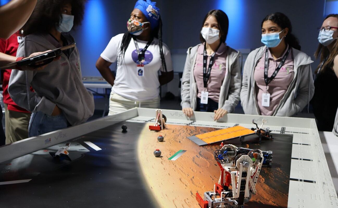 Este año la misión es llevar a 35 niñas de zonas de interés de Ecopetrol a la Nasa. Foto: Fundación She Is