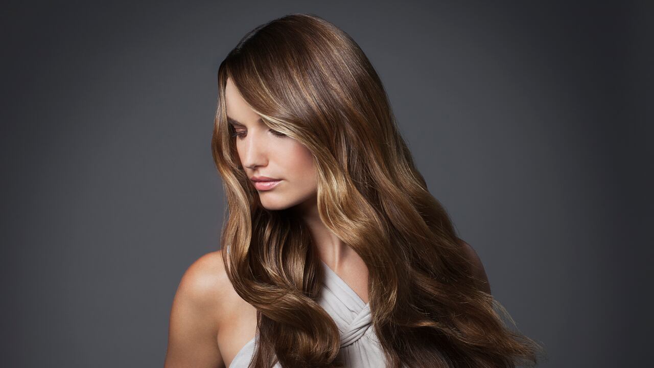 El cabello debe cuidarse a diario para promover su crecimiento.