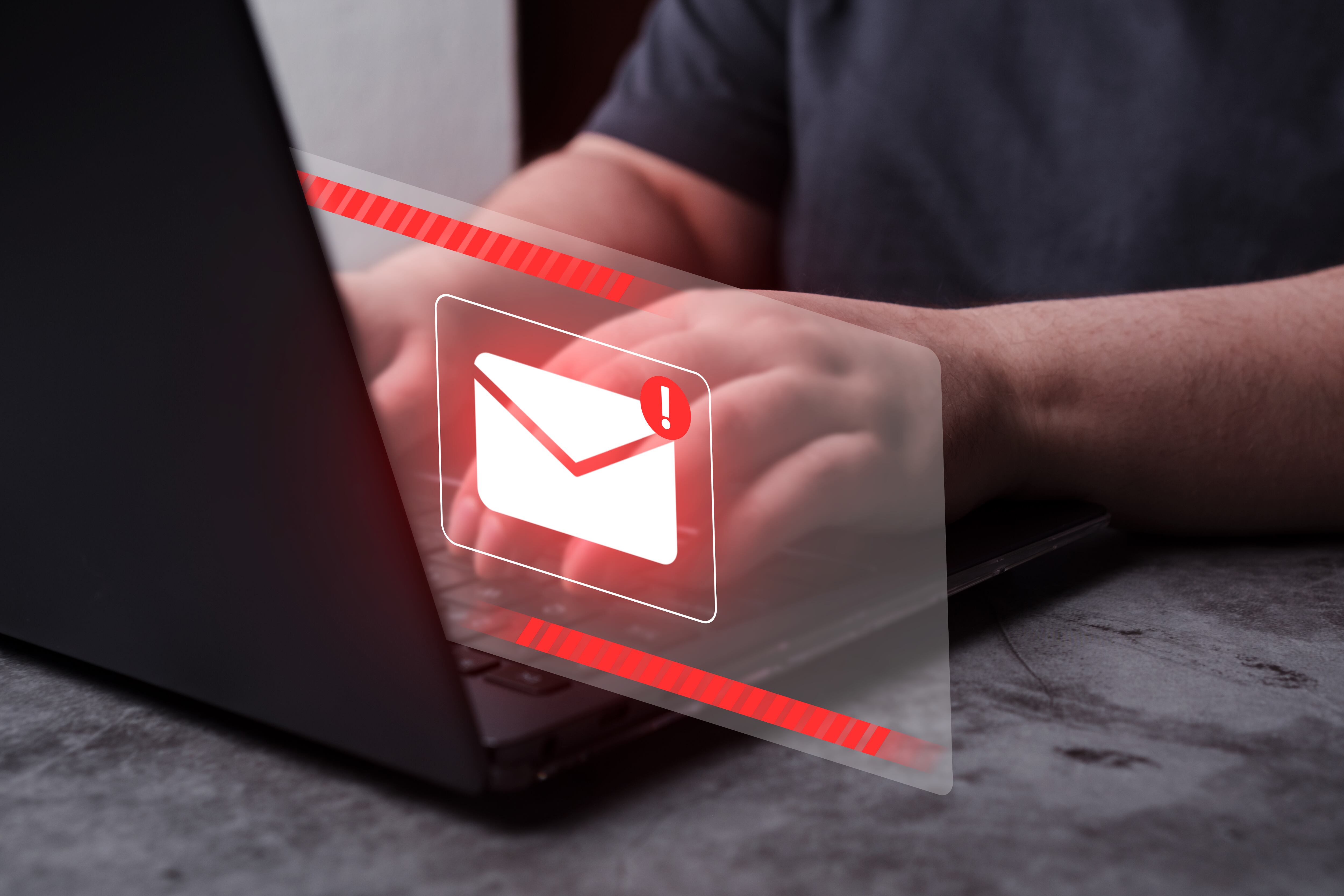 Los hackers están al acecho para robar cuentas de correo electrónico.