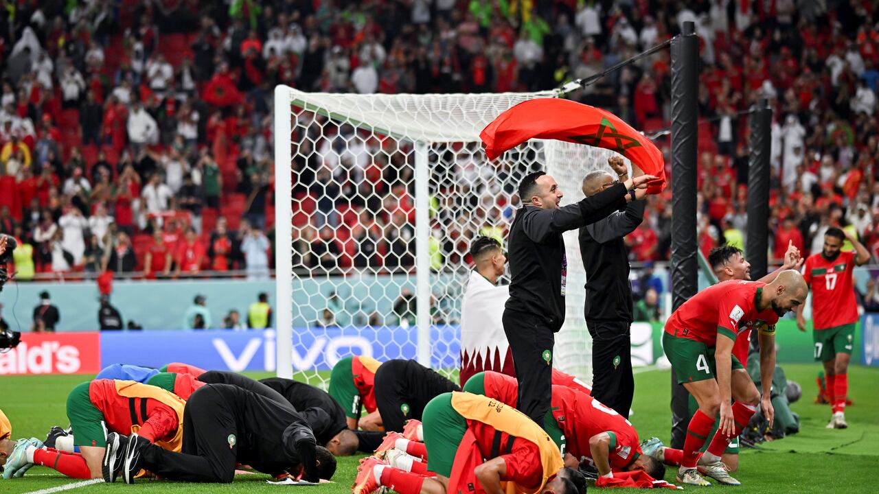 Selección Marruecos tras el partido con Portugal en el Mundial de Qatar 2022.