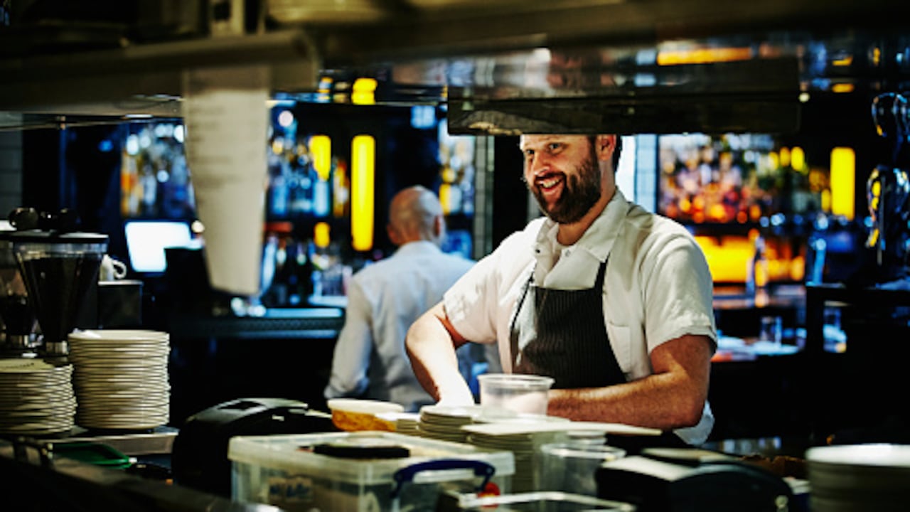 La cadena de restaurantes leños y carbón, se encuentra en la búsqueda de talento para varias de sus sedes en Bogotá, Cali y Medellín