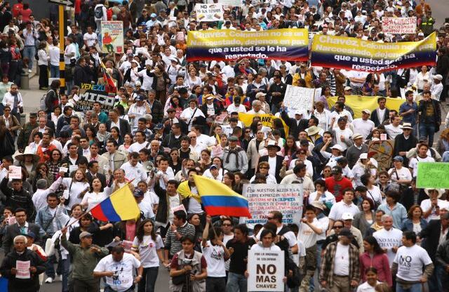Aunque no fue tan multitudinaria, la marcha contra el presidente Hugo Chávez se vio nutrida de creatividad en sus consignas. 