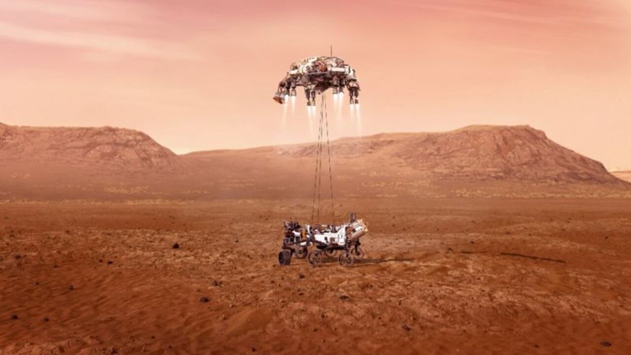 El robot descenderá suspendido de cables de nylon desde la "grúa celestial". BBC - NASA
