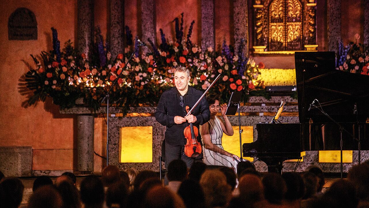 En el Cartagena Festival de Música 2026 se presentó junto a la pianista Evgenia Startseva.