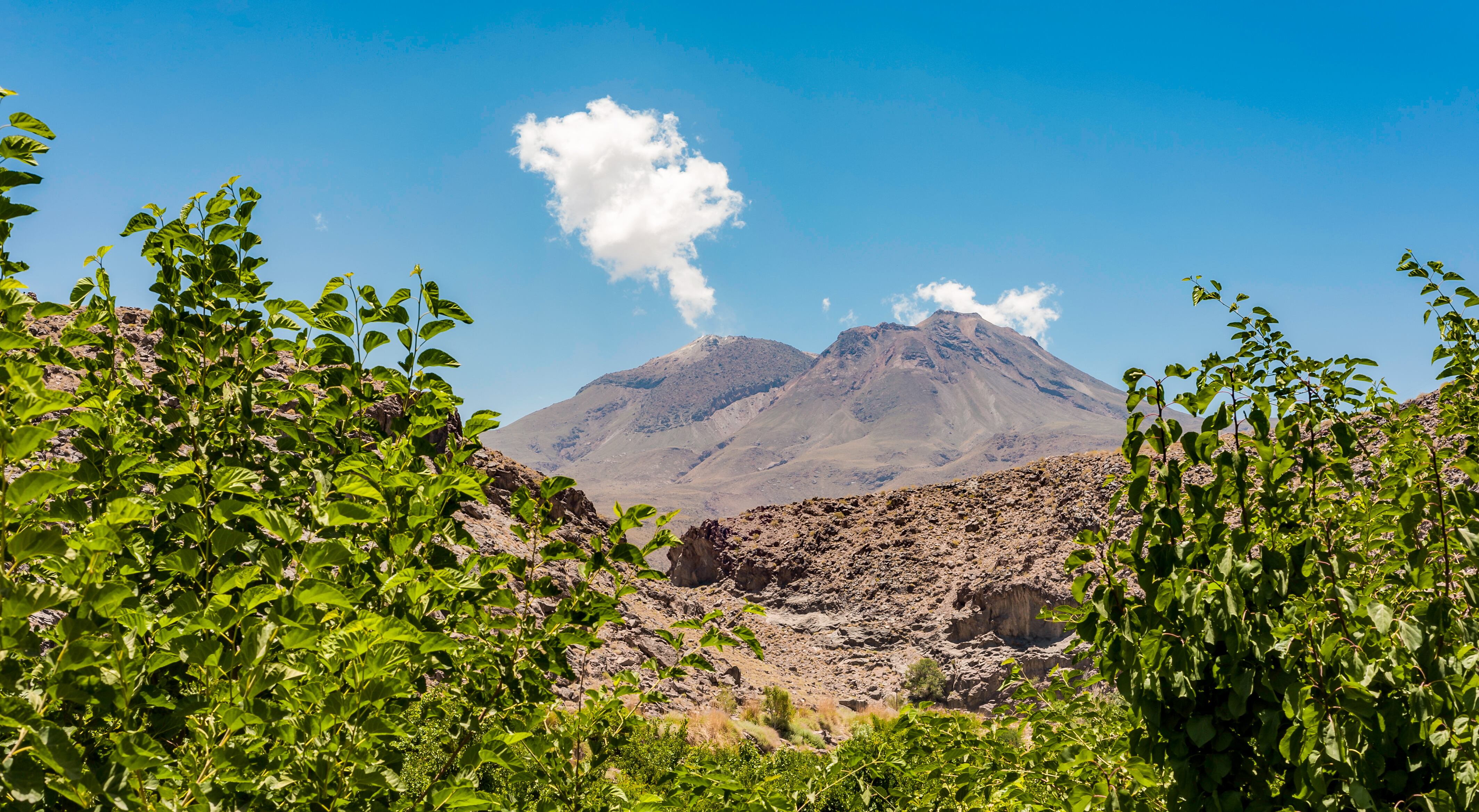 El volcán Taftan en Irán al parecer estaría despertando tras miles de años.