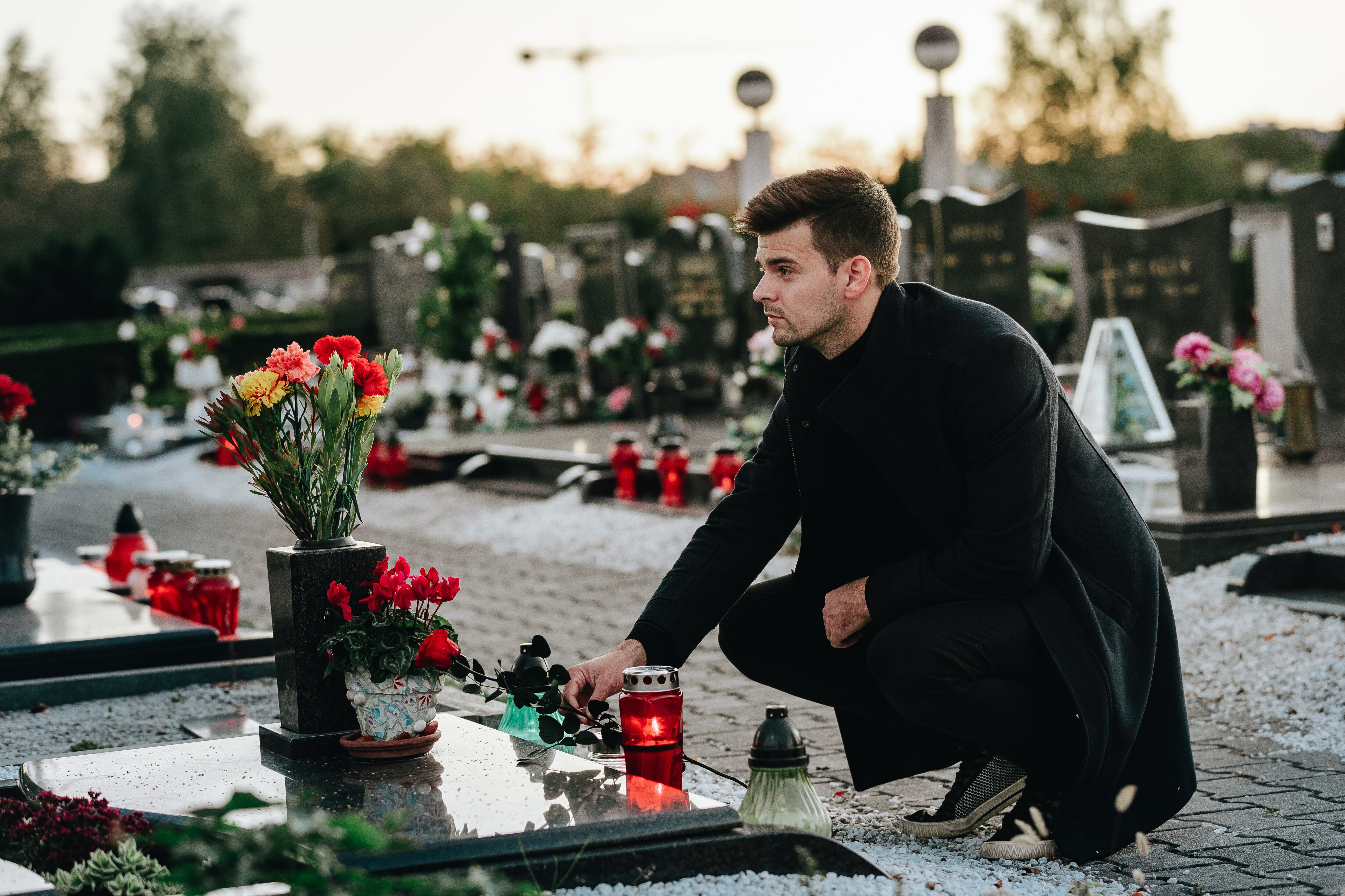 Despedirse de un ser querido que falleció ayuda a sanar un poco.