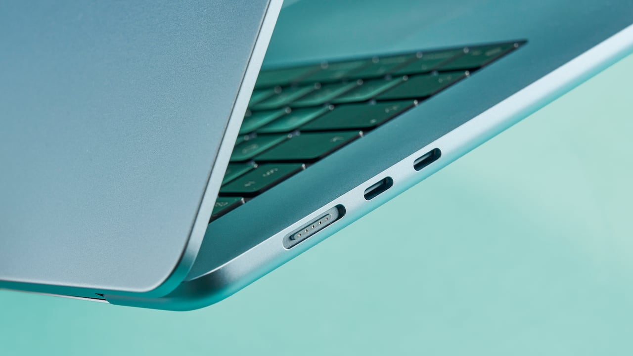 Crece el desabastecimiento del MacBook Air y Apple ya registra largos tiempos de espera.