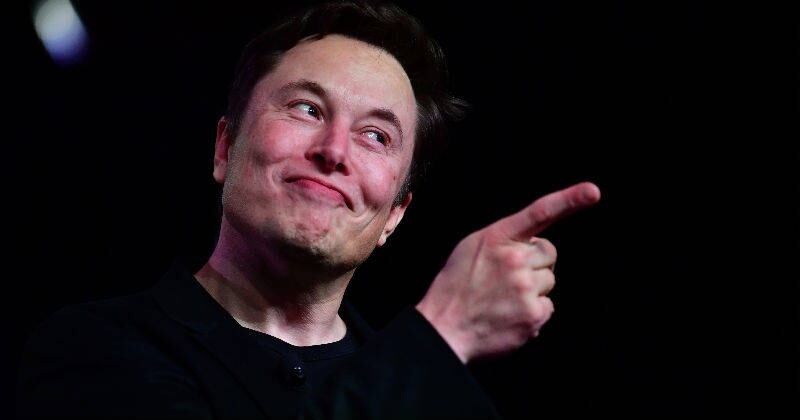 Los 5 libros que Elon Musk cree que todo el mundo debería leer