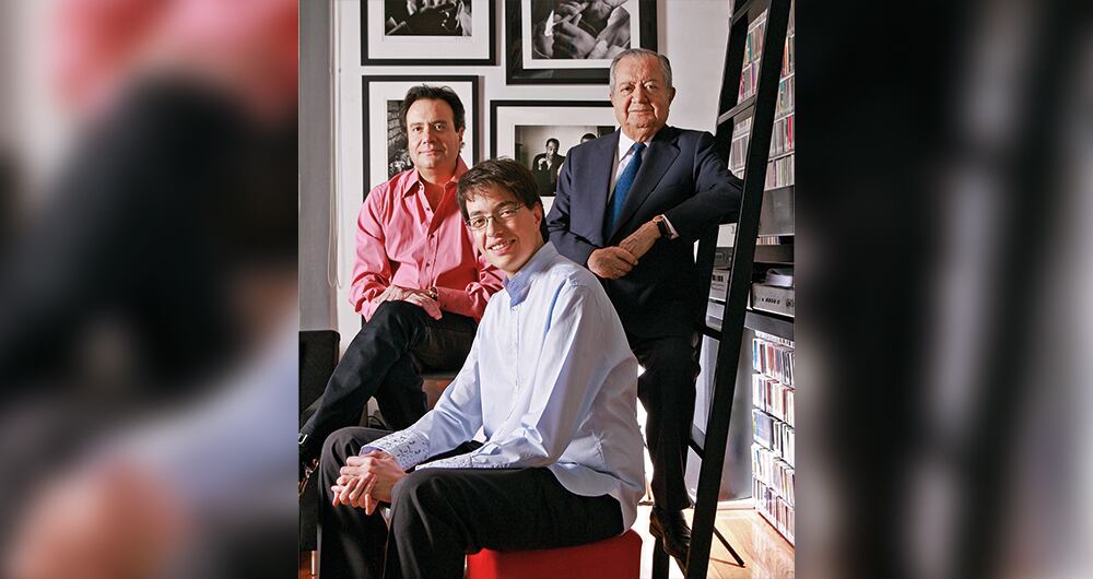 Vanegas junto a sus hijos.