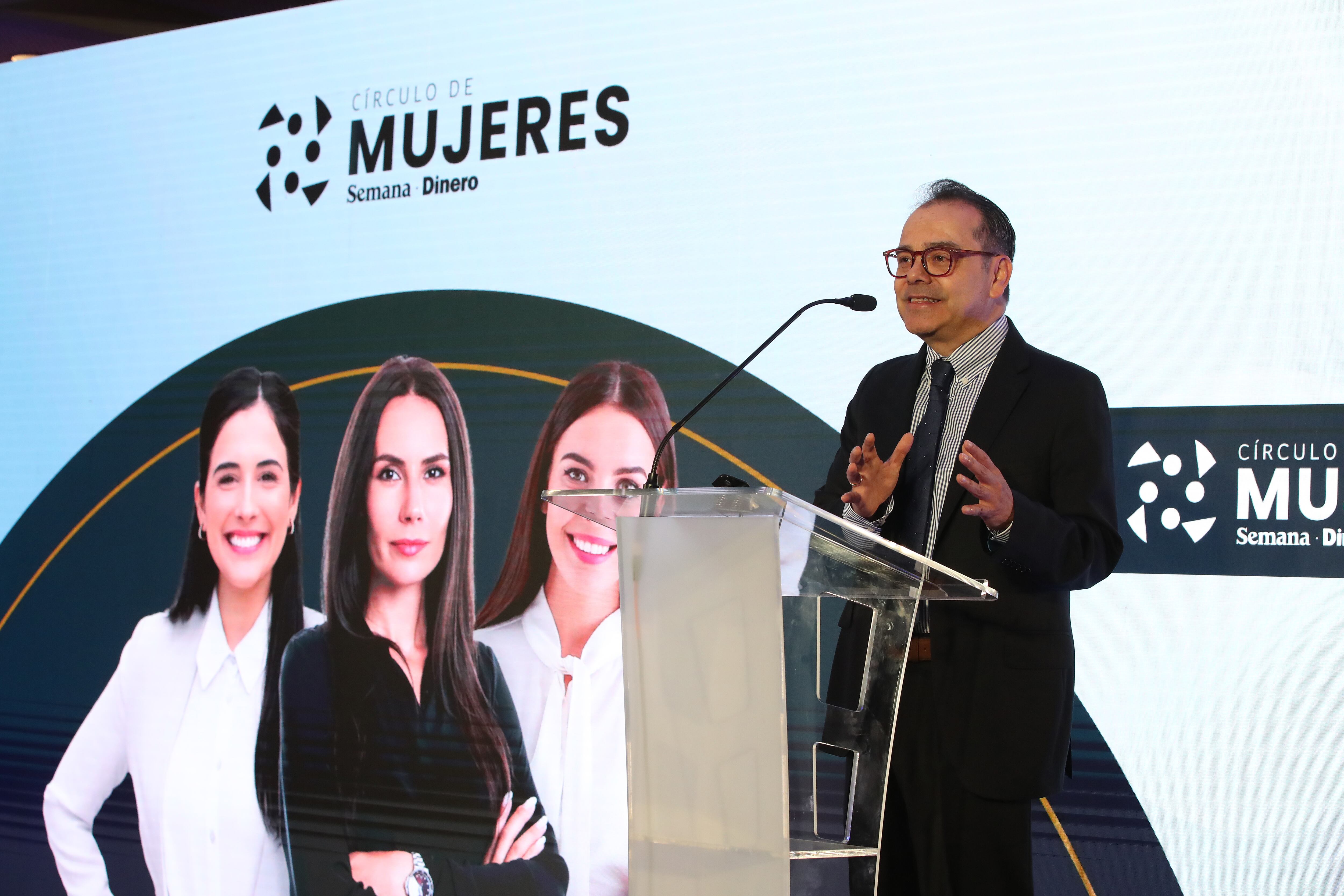 Presentación de coyuntura económica de Colombia vino por cuenta de Carlos Enrique Rodríguez, subdirector general editorial de Publicaciones Semana.