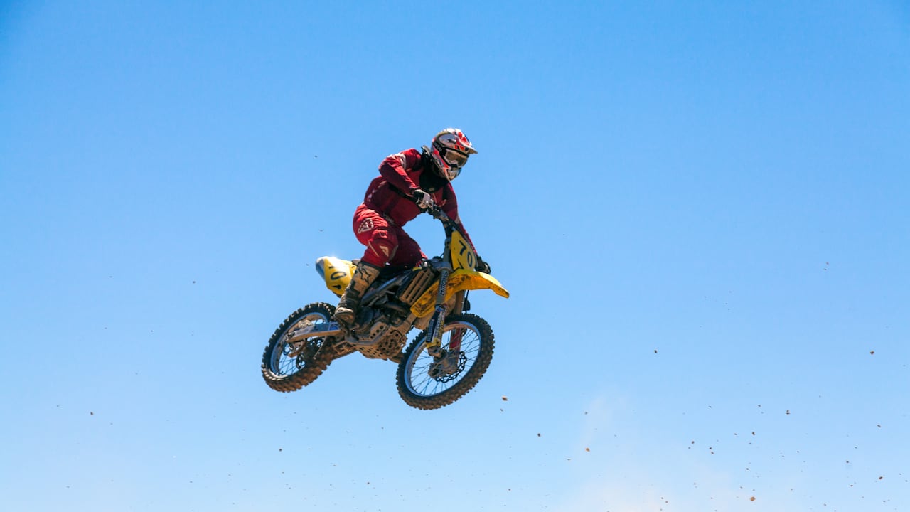 Harvill se encontraba en el Moses Lake Airshow de Washington practicando para romper un nuevo récord mundial de salto en motocicleta que superara los 107 metros de distancia.