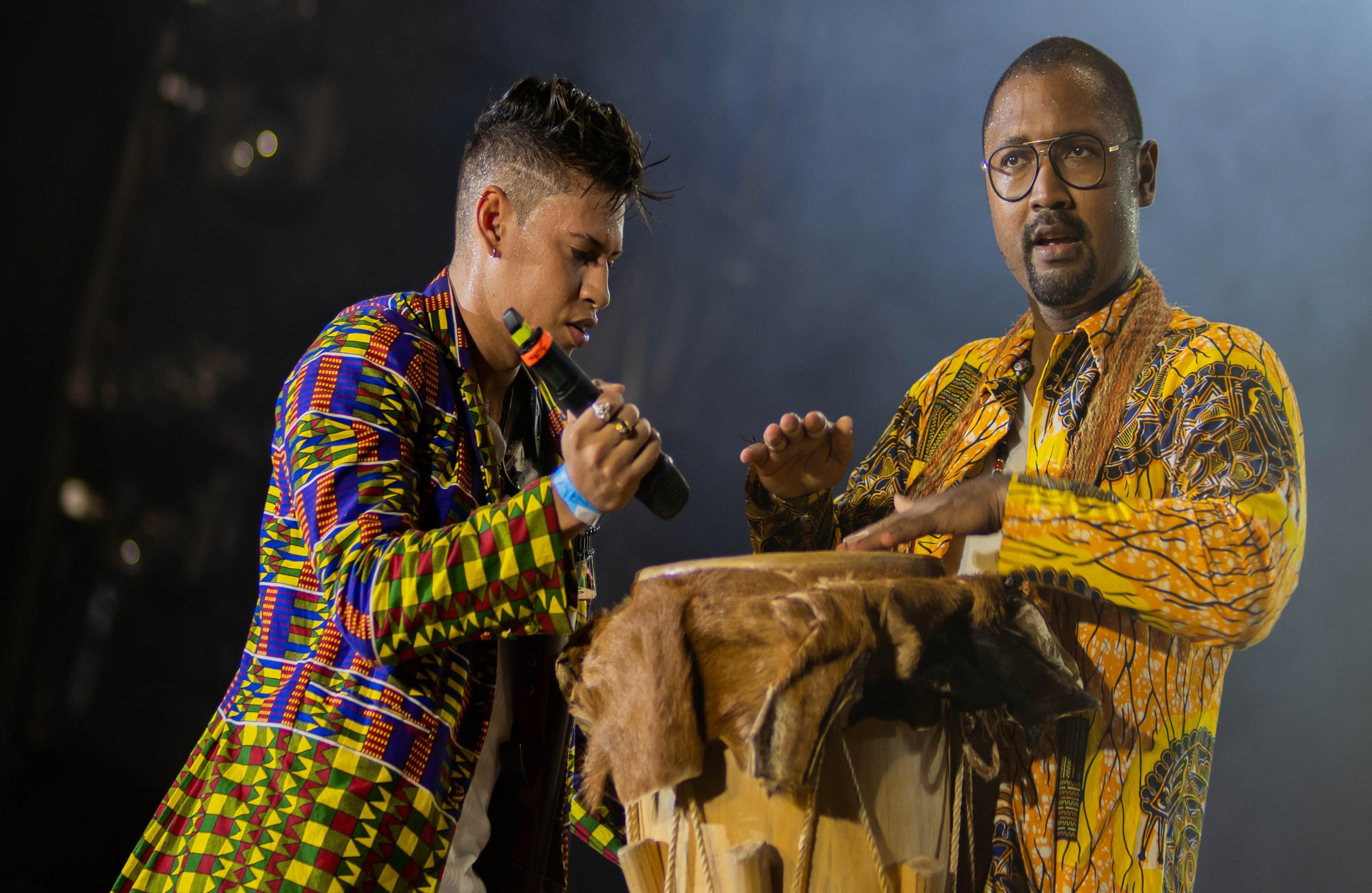 Integrantes de la agrupación Charanga Joven en el lanzamiento de las Fiestas de Independencia del 11 de noviembre en Cartagena.
