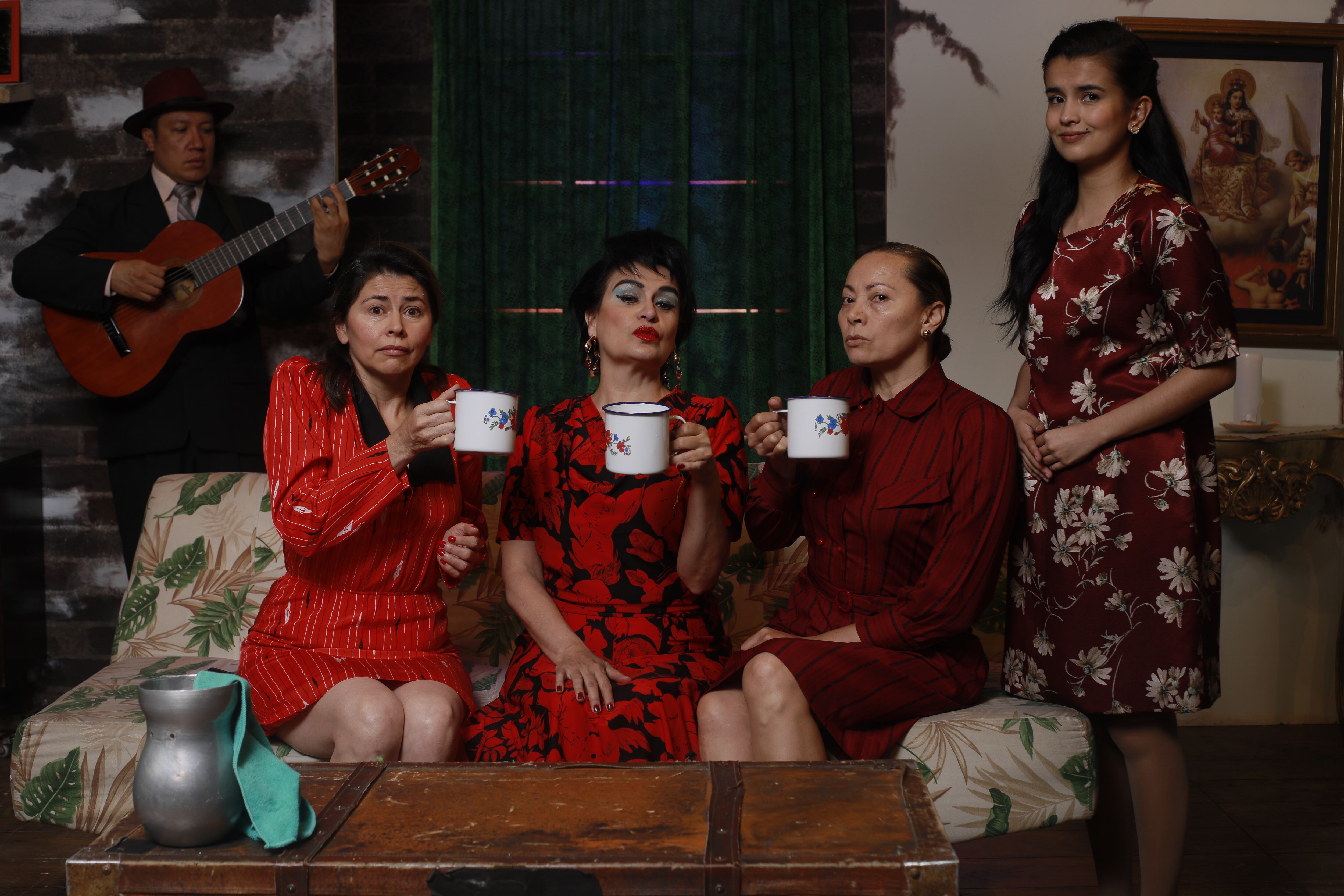 Imagen de la obra "1980" en el Teatro Nacional. Cortesía del teatro.