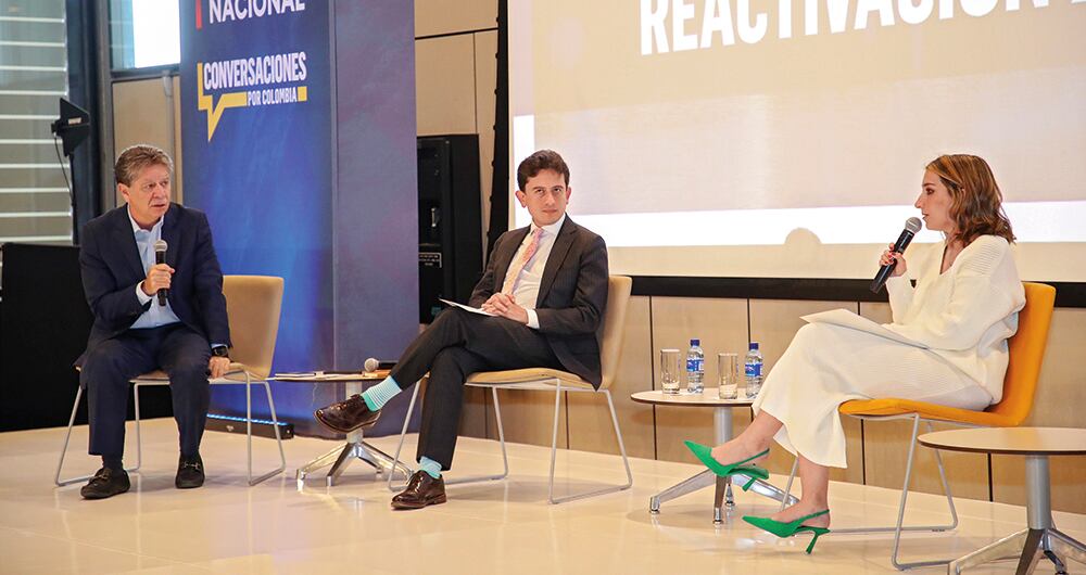  Bruce Mac Master, presidente del CGN; Luis Carlos Reyes, ministro de Comercio, y Laura Sarabia, directora del Dapre, advirtieron la importancia de destrabar proyectos.