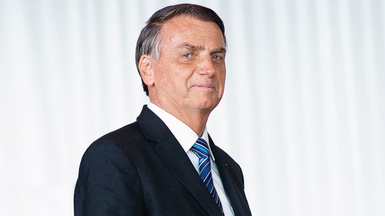 El mandatario no ha aceptado de manera explícita su derrota en la reelección, proceso que ganó Lula da Silva. Mientras tanto, ocurren protestas a favor del presidente.