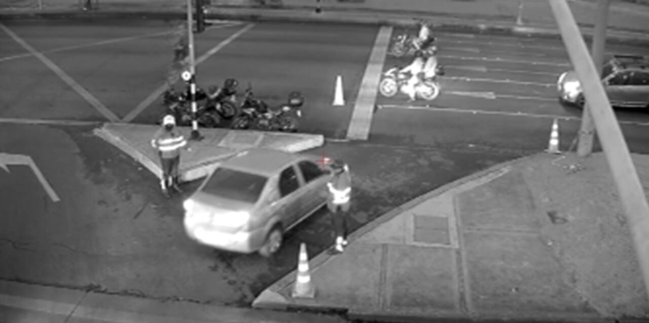 Contraflujo en la avenida Las Américas.