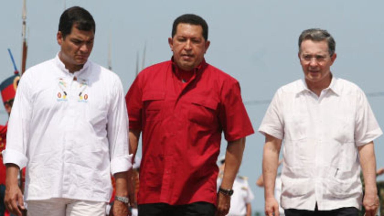 Desde hace mucho tiempo, los presidentes Rafael Correa, Hugo Chávez y Álvaro Uribe no caminan en la misma dirección