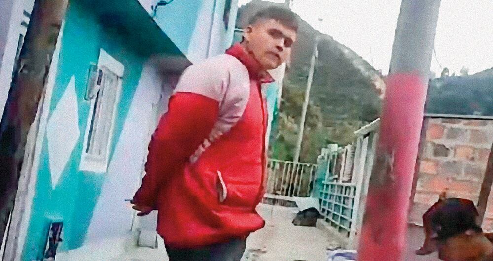   Partes del cuerpo, como orejas, dedos y hasta manos, eran mutiladas a sus víctimas para que sus familiares pagaran. El barrio estaba secuestrado por los criminales.