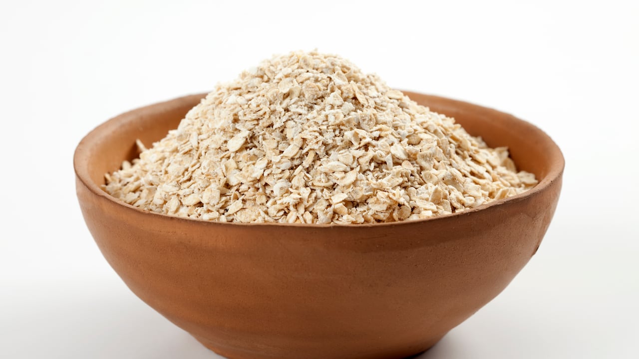 La avena es un cereal de la familia de las gramíneas muy completo y equilibrado.