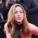 Shakira mientras posaba en la alfombra roja de la premier de "Elvis".