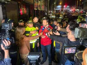 El alcalde Carlos Fernando Galán hizo presencia en Patio Bonito, tras la explosión de una granada.