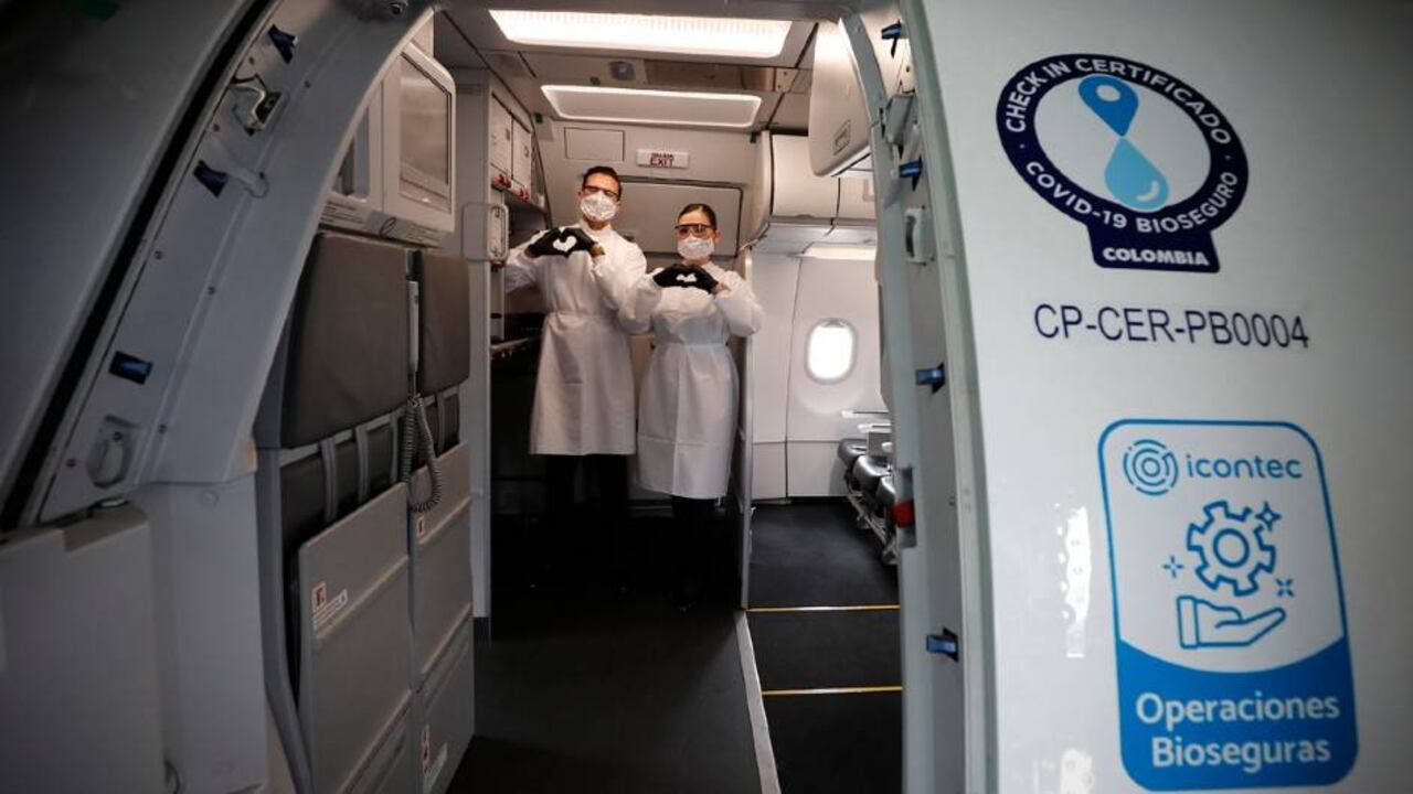 En las últimas horas se ha conocido que algunas aerolíneas permitieron que usuarios viajaran desde otros países a Colombia con una prueba PCR positiva.