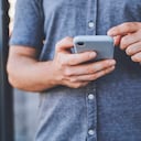 Cuidar la batería del celular ayuda a prolonga su vida útil.