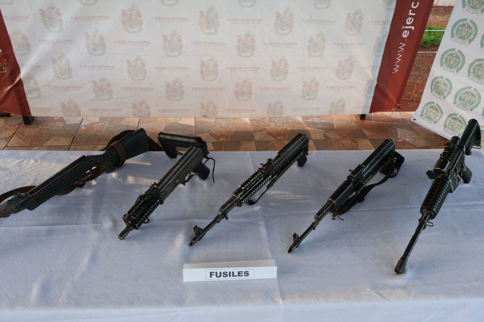 Fusiles incautados a la Segunda Marquetalia en Vichada.